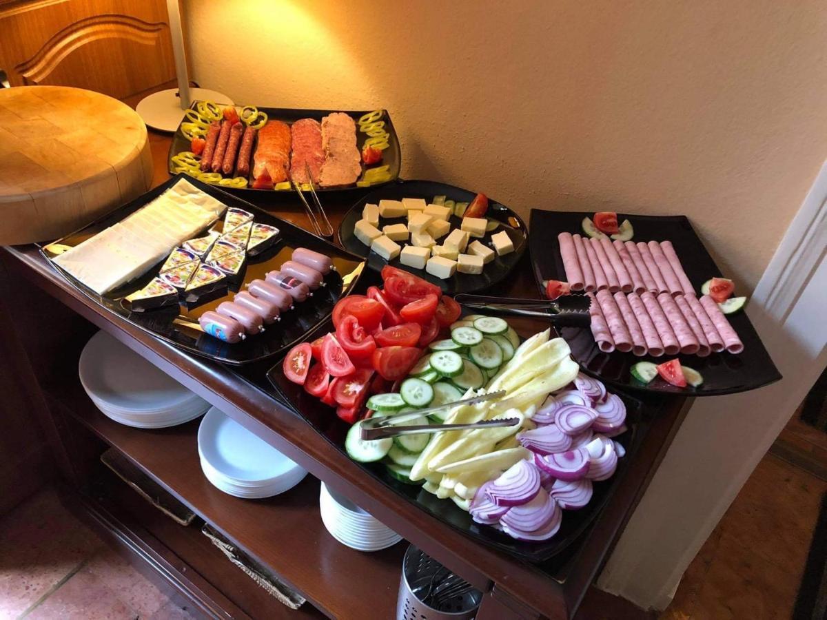 Atrium Panzio Hotel เอสแตร์กอม ภายนอก รูปภาพ